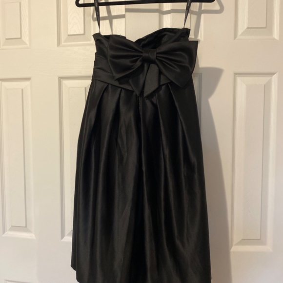 black strapless dress with bow - Picture 2 of 2